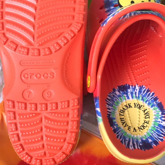 Chinatown market x CROCS td smiley sz 7M 9W - Picture 3 of 4